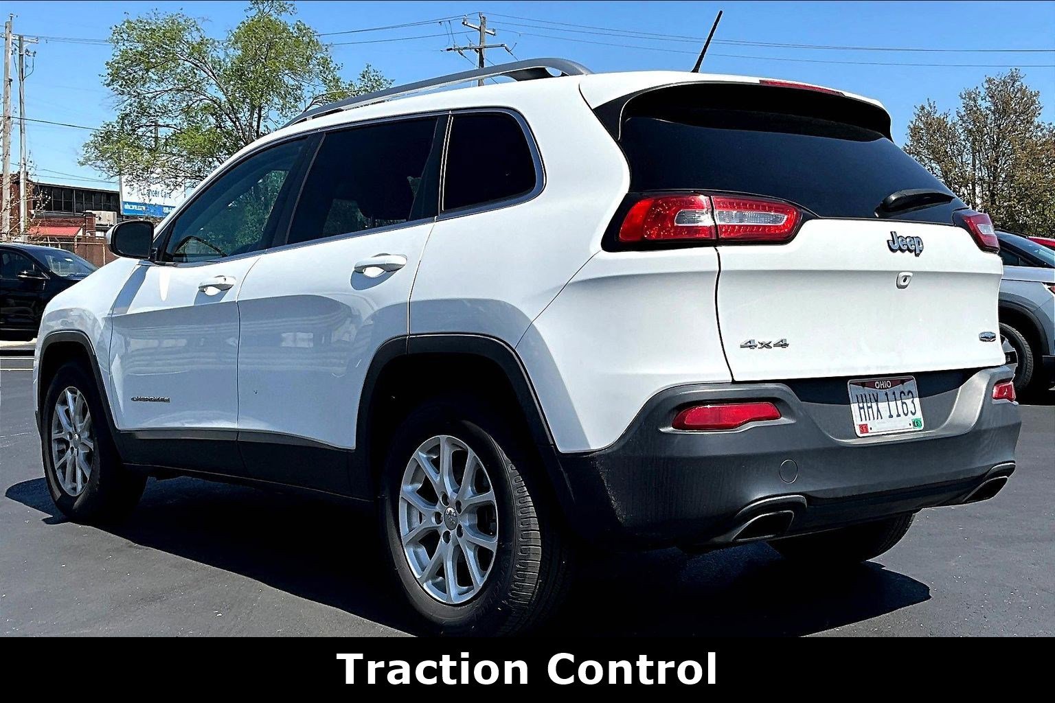 Used 2017 Jeep Cherokee Latitude w/ True North Edition image 3