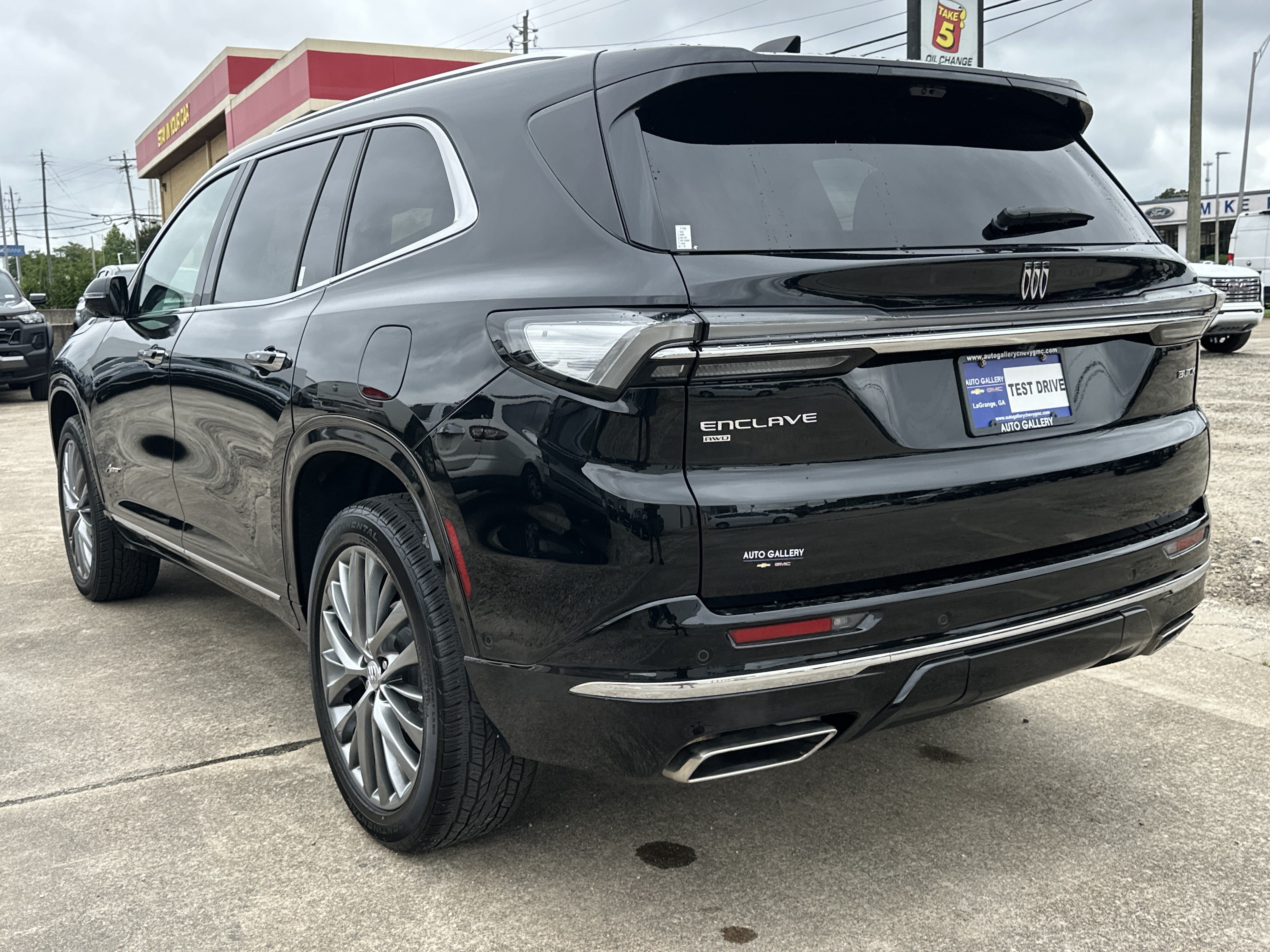 Certified 2025 Buick Enclave Avenir w/ Super Cruise Package AWD/4WD image 8