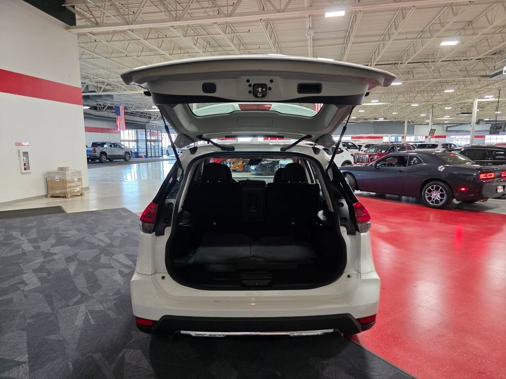 Used 2019 Nissan Rogue S image 5