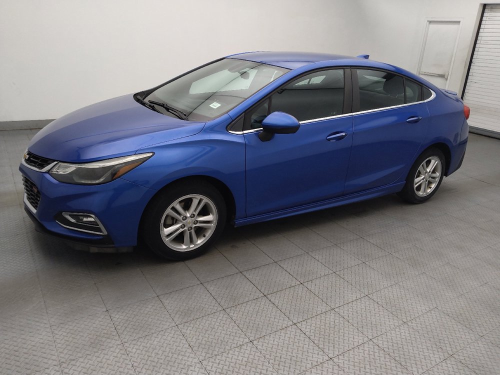 Used 2017 Chevrolet Cruze LT w/ Convenience Package FWD image 2