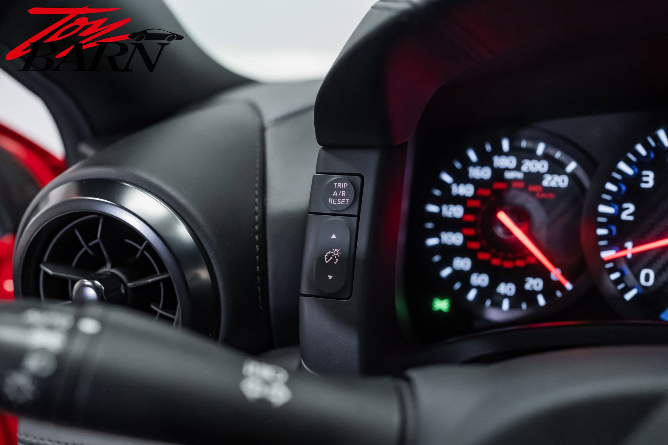 Used 2018 Nissan GT-R Premium image 34