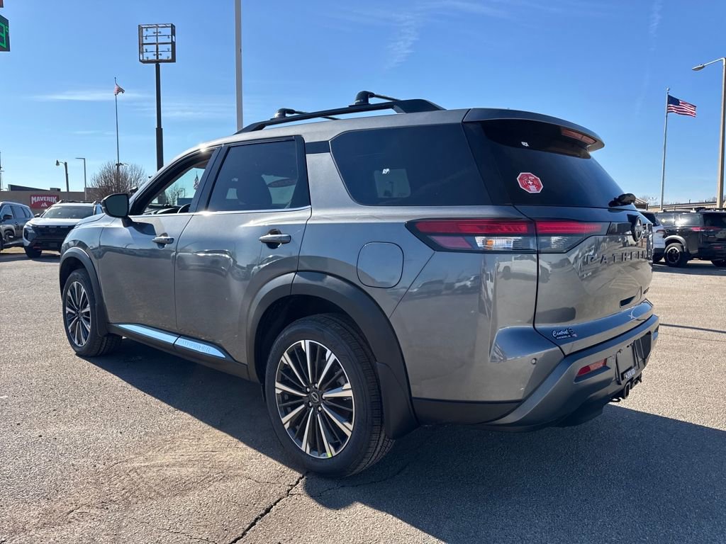 New 2026 Nissan Pathfinder Platinum image 4