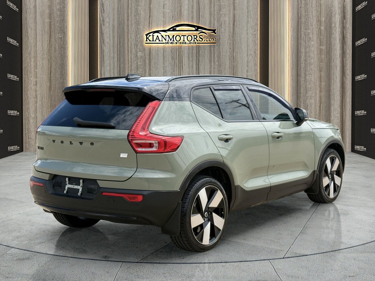 Used 2023 Volvo XC40 Recharge Ultimate AWD/4WD image 7