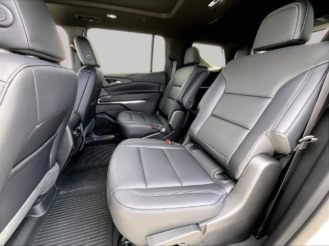 New 2027 Chevrolet Traverse LT w/ Sun and Wheel Package AWD/4WD image 14