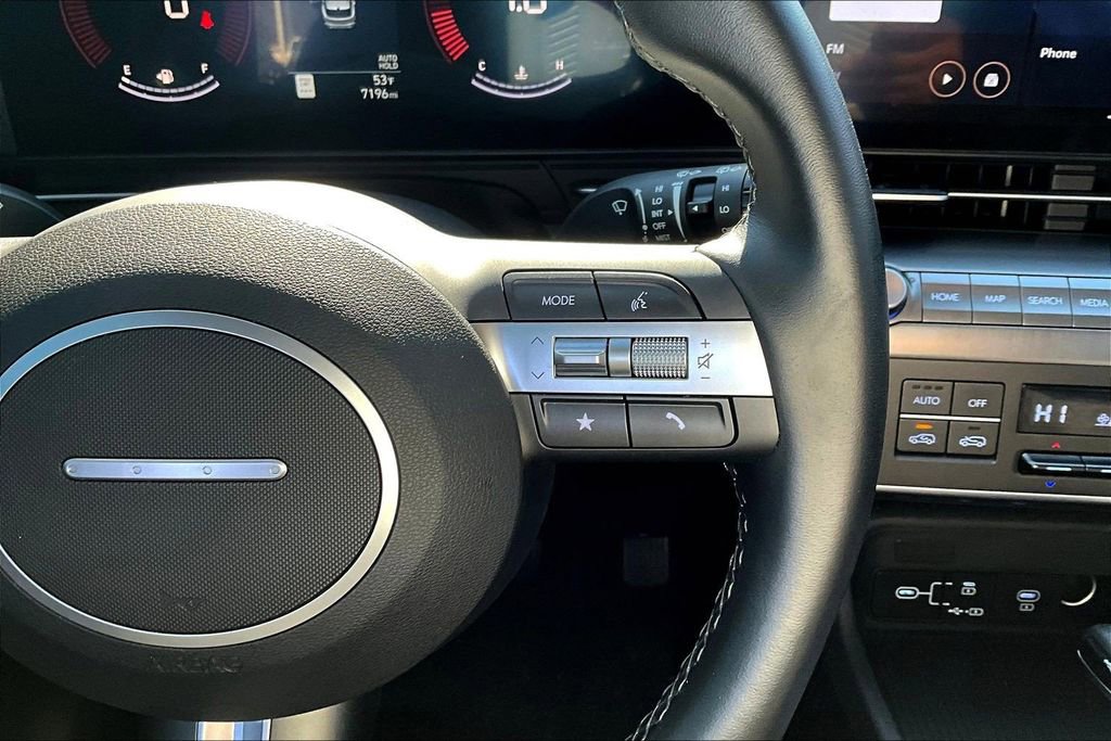 Used 2025 Hyundai Kona SEL image 12