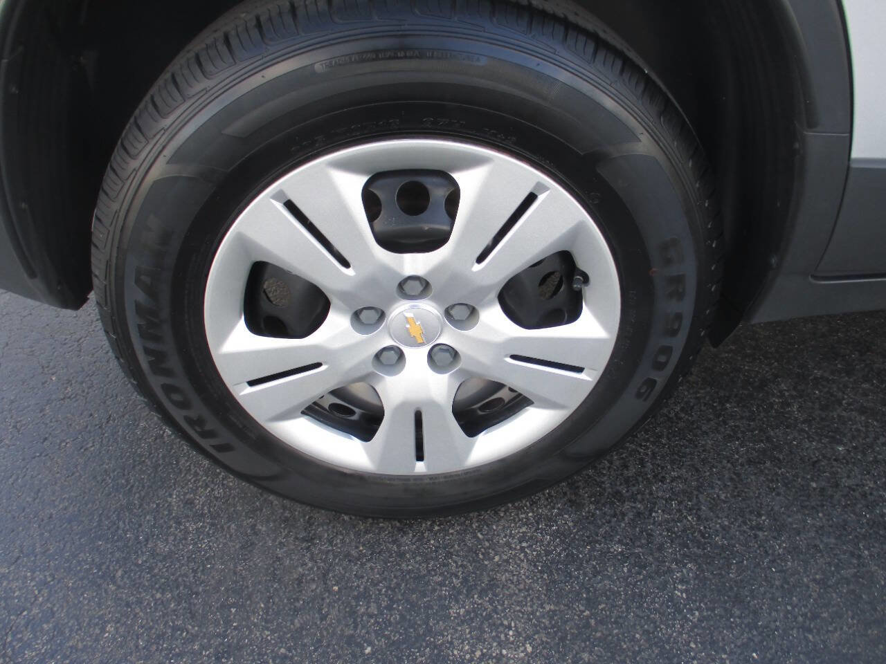 Used 2018 Chevrolet Trax LS FWD image 23