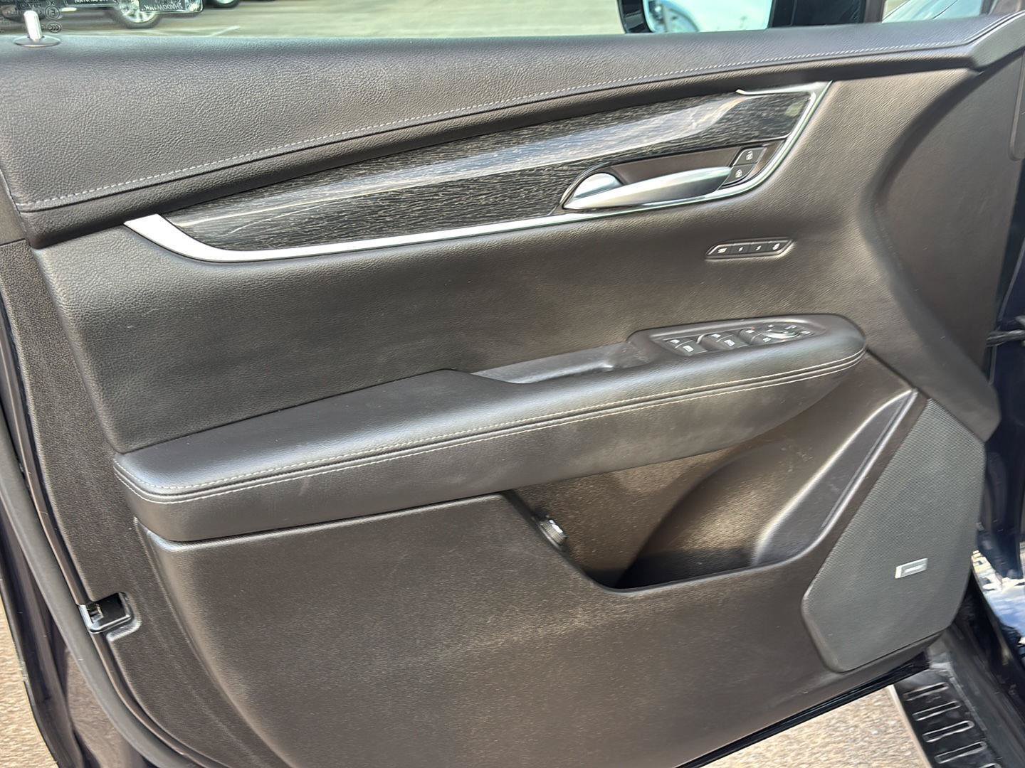 Used 2022 Cadillac XT5 Premium Luxury FWD image 29