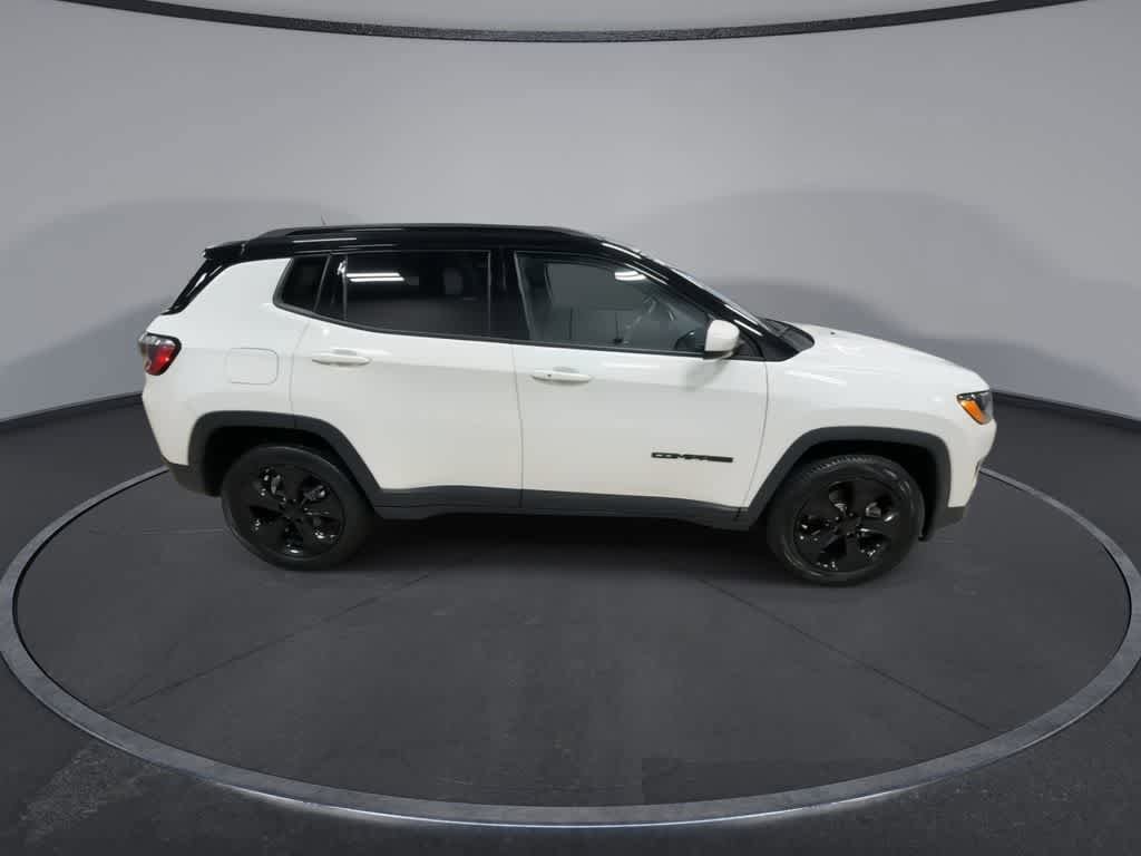 Used 2018 Jeep Compass Latitude AWD/4WD image 9