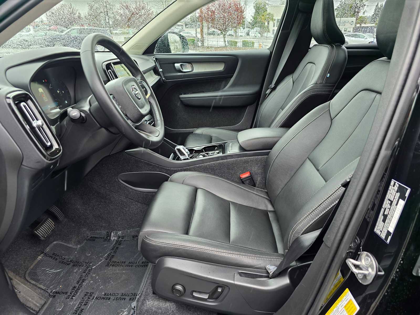 Used 2025 Volvo XC40 B5 Plus AWD/4WD image 20