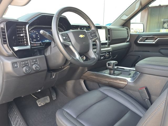 Used 2026 Chevrolet Silverado 1500 LT w/ Z71 Off-Road Package AWD/4WD image 26