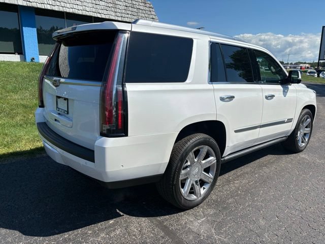 Used 2017 Cadillac Escalade Premium Luxury AWD/4WD image 7