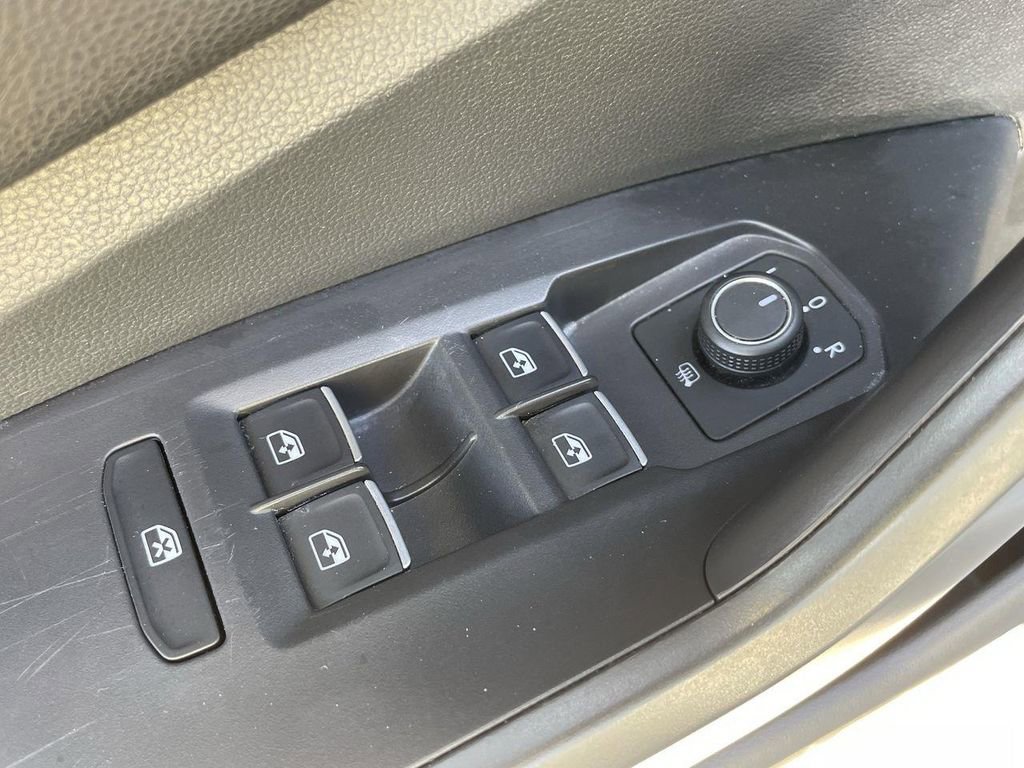 Used 2024 Volkswagen Jetta SE image 22