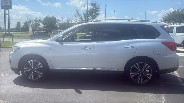 Used 2019 Nissan Pathfinder Platinum FWD image 4