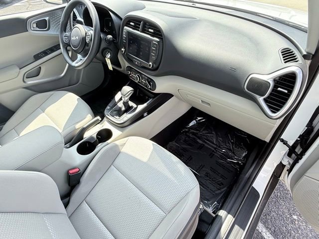 Used 2025 Kia Soul LX image 7