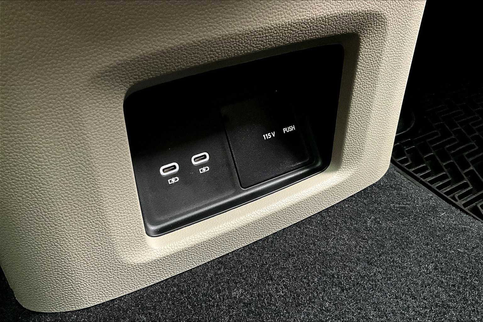 Used 2025 Volkswagen Atlas SEL Premium R-Line image 37