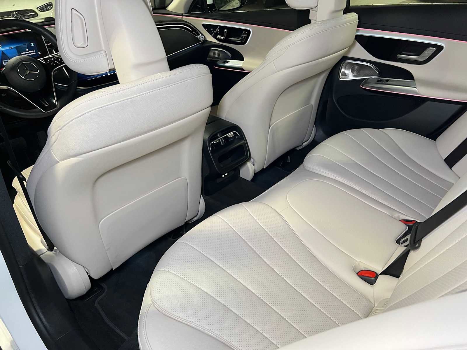 Used 2025 Mercedes-Benz E 350 4MATIC Sedan image 19