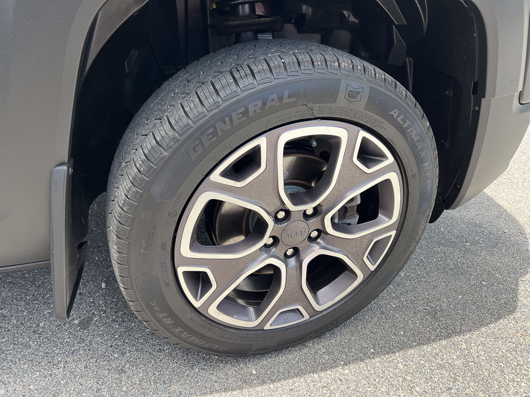 Used 2016 Jeep Renegade Limited AWD/4WD image 8