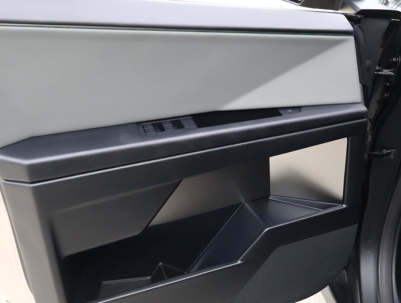 Used 2025 Tesla Cybertruck Cyberbeast image 16