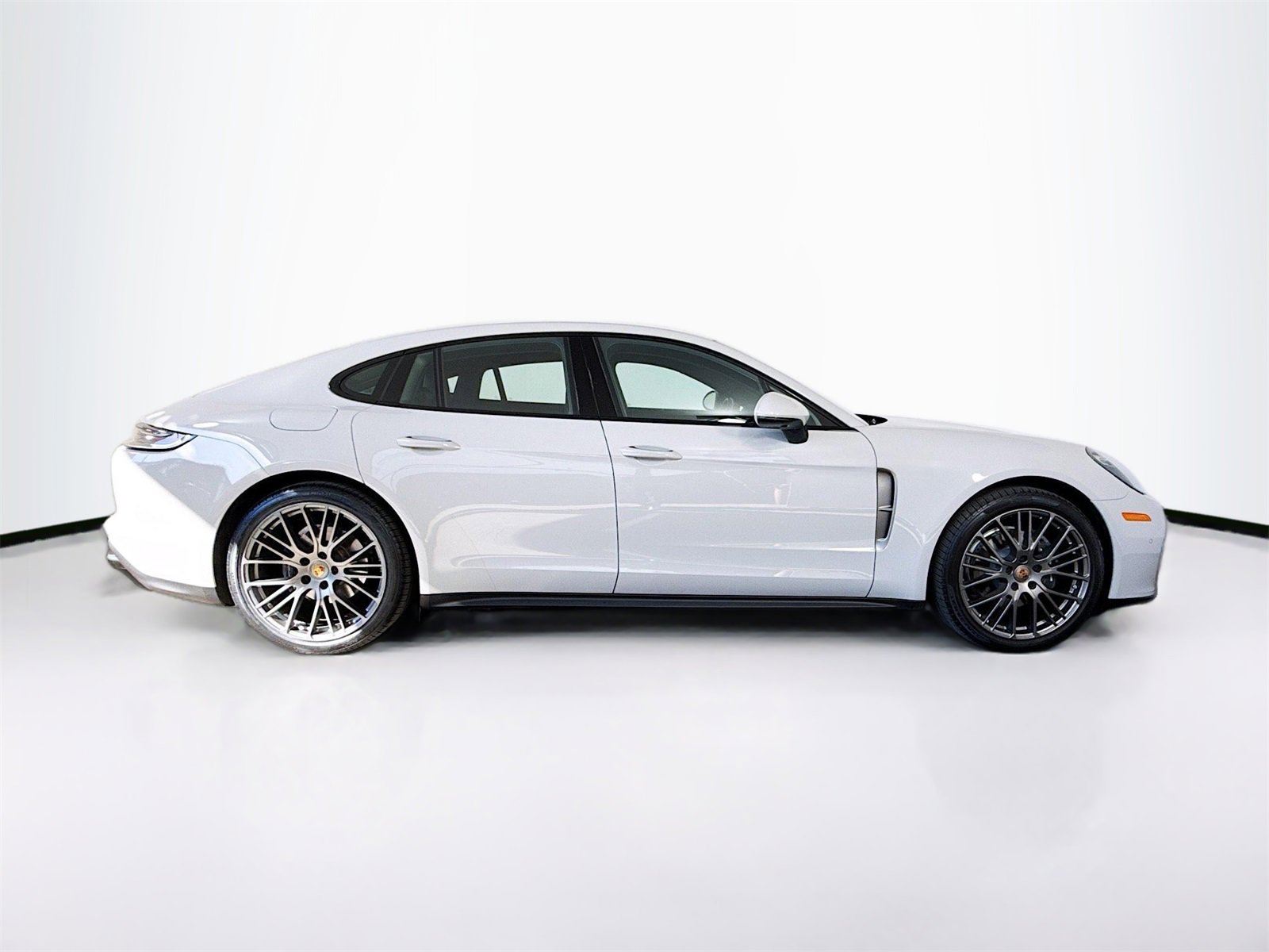 Used 2022 Porsche Panamera Platinum Edition image 8