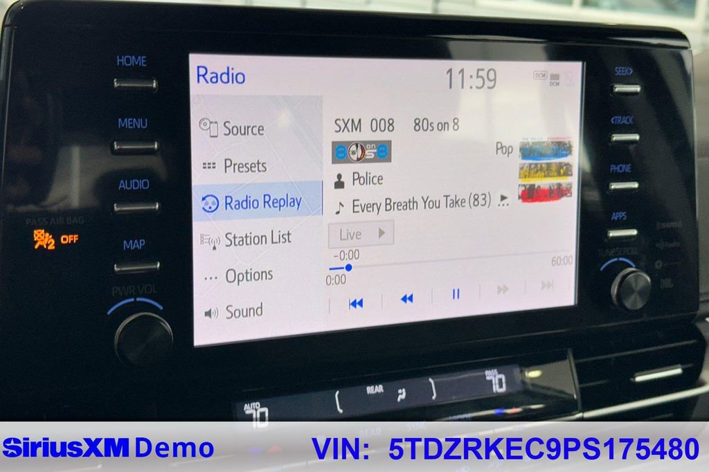 Used 2023 Toyota Sienna Limited image 29