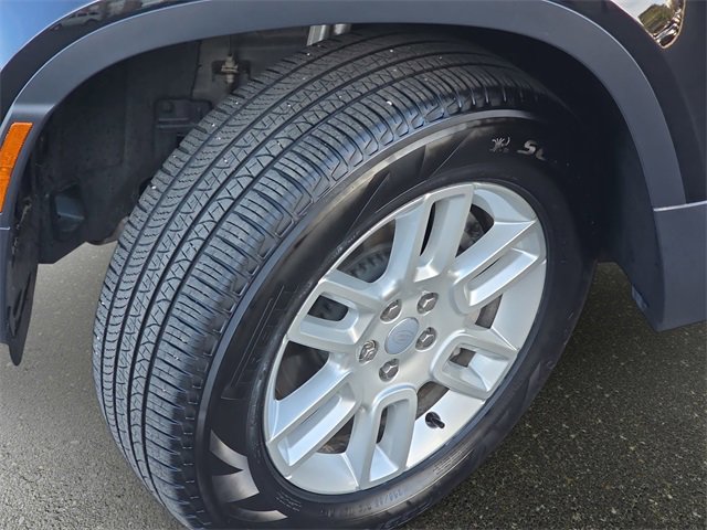 Used 2025 Land Rover Defender 110 S image 30