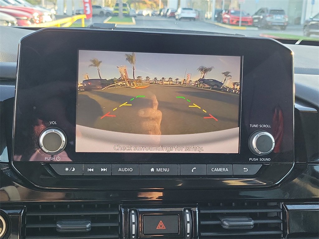 Used 2022 Nissan Pathfinder SV image 9