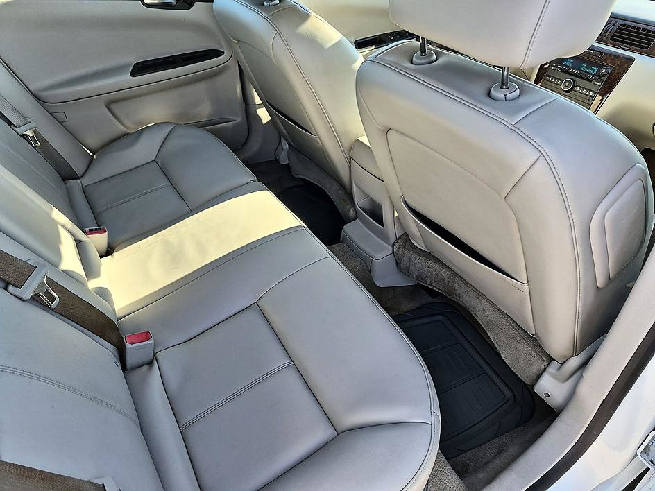 Used 2012 Chevrolet Impala LTZ FWD image 31