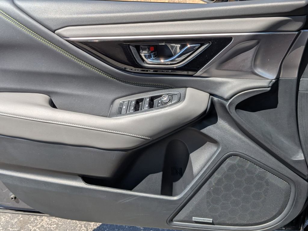 Used 2025 Subaru Outback Onyx Edition image 11