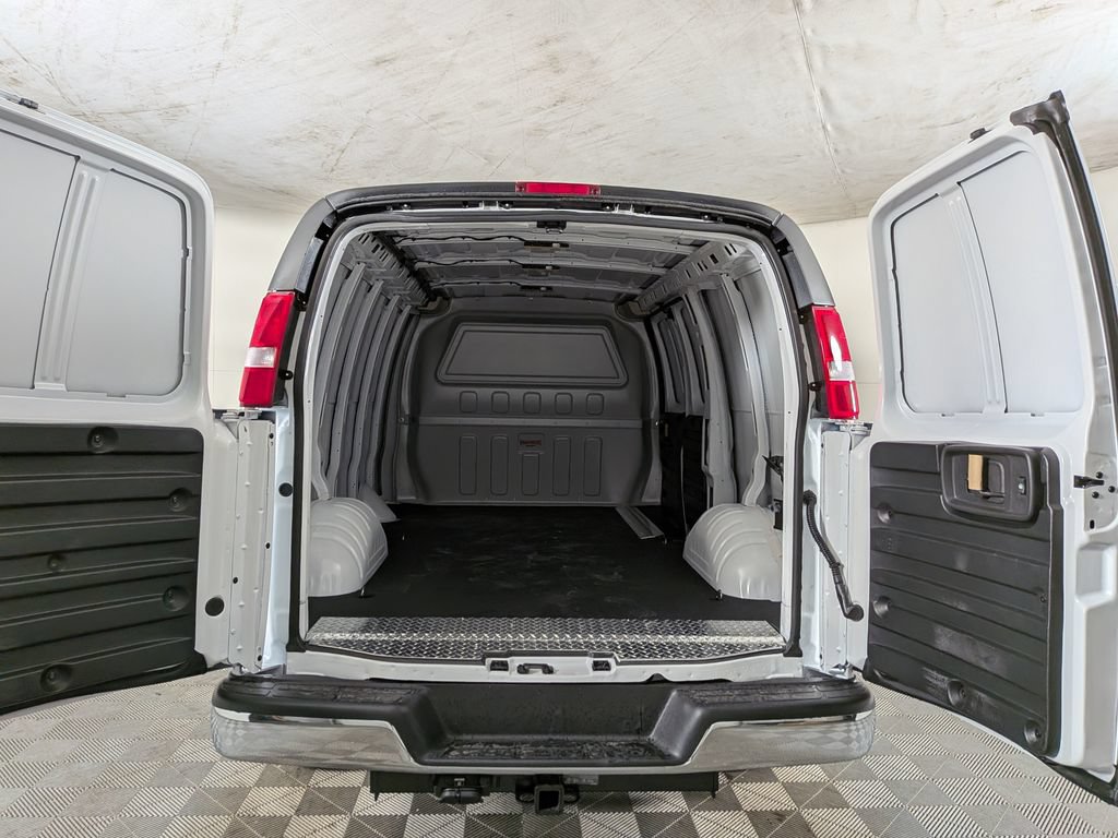 New 2026 Chevrolet Express 2500 w/ Driver Convenience Package RWD image 9