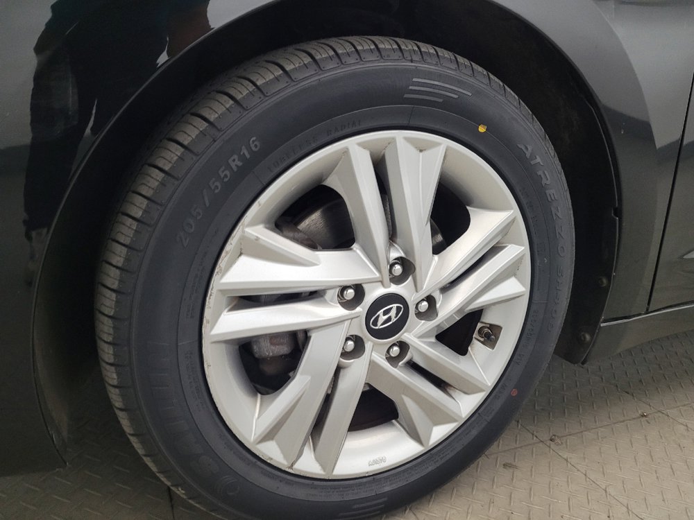 Used 2020 Hyundai Elantra SEL FWD image 31