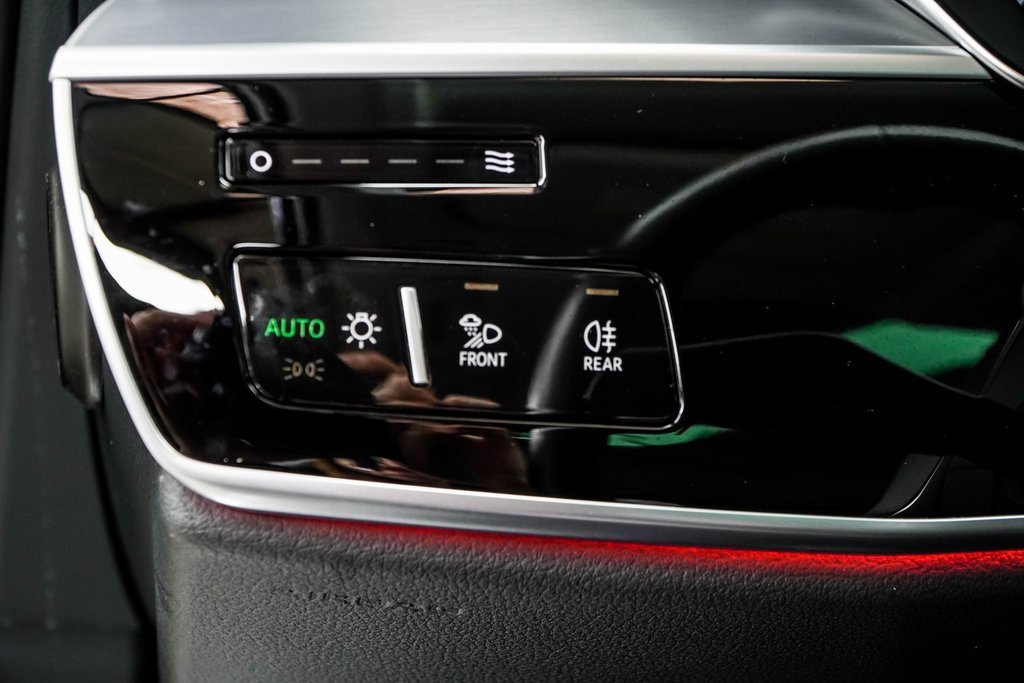 Used 2022 Audi S8 image 38