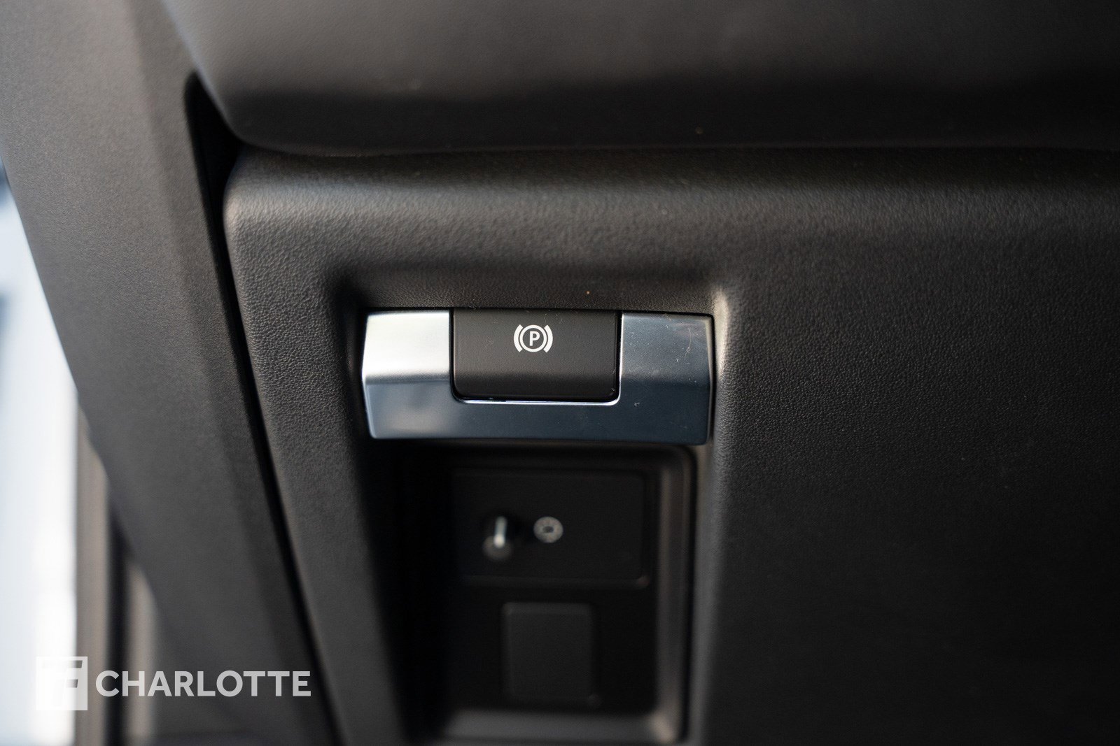 Used 2023 Land Rover Defender 110 V8 image 24