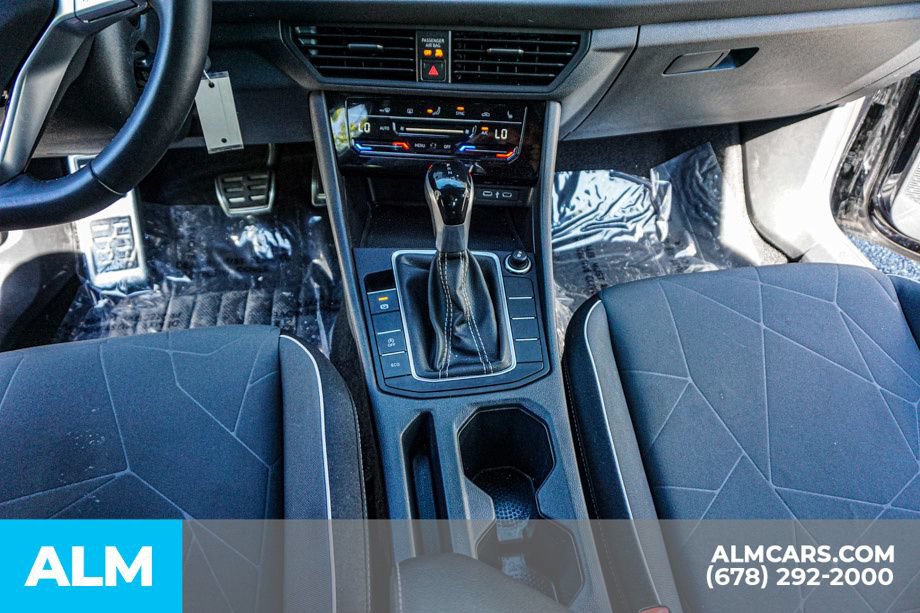 Used 2025 Volkswagen Jetta Sport FWD image 38