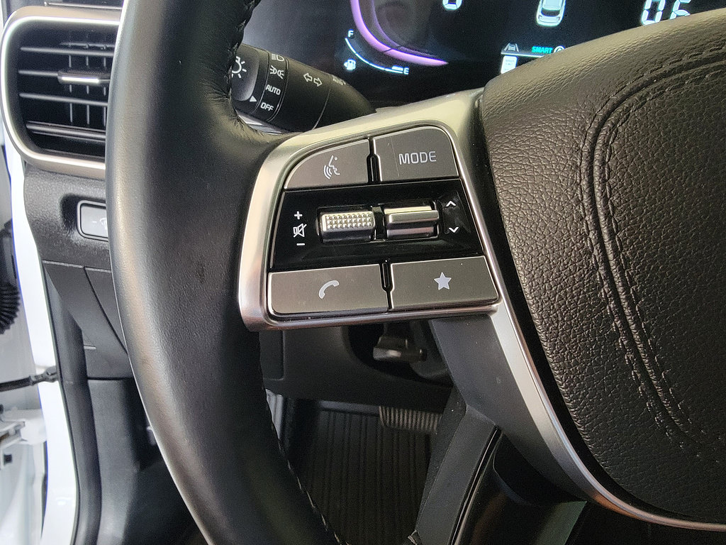 Used 2025 Kia Telluride LX FWD image 18