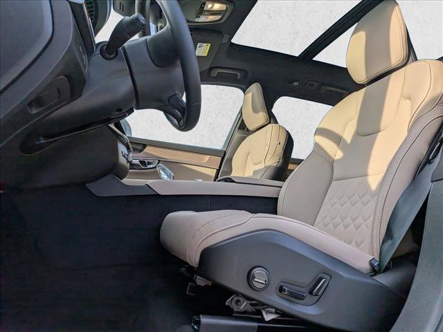 New 2026 Volvo XC90 T8 Plus w/ Protection Package Premier image 4