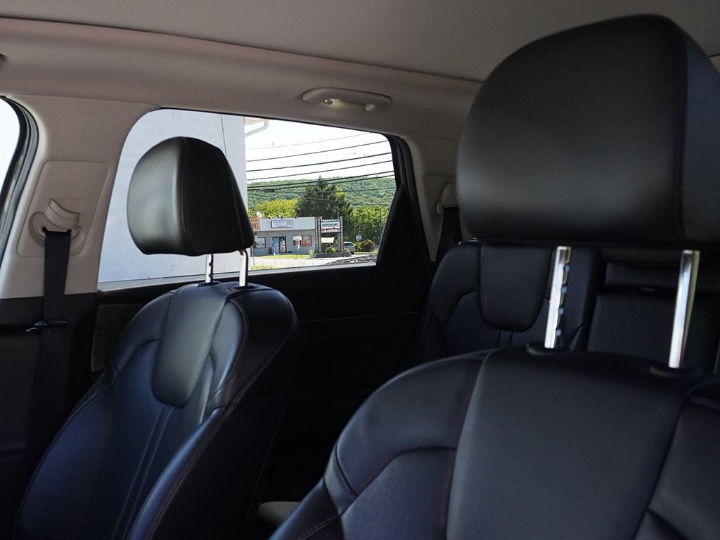 Used 2023 Kia Sorento S w/ Panoramic Sunroof Package AWD/4WD image 30