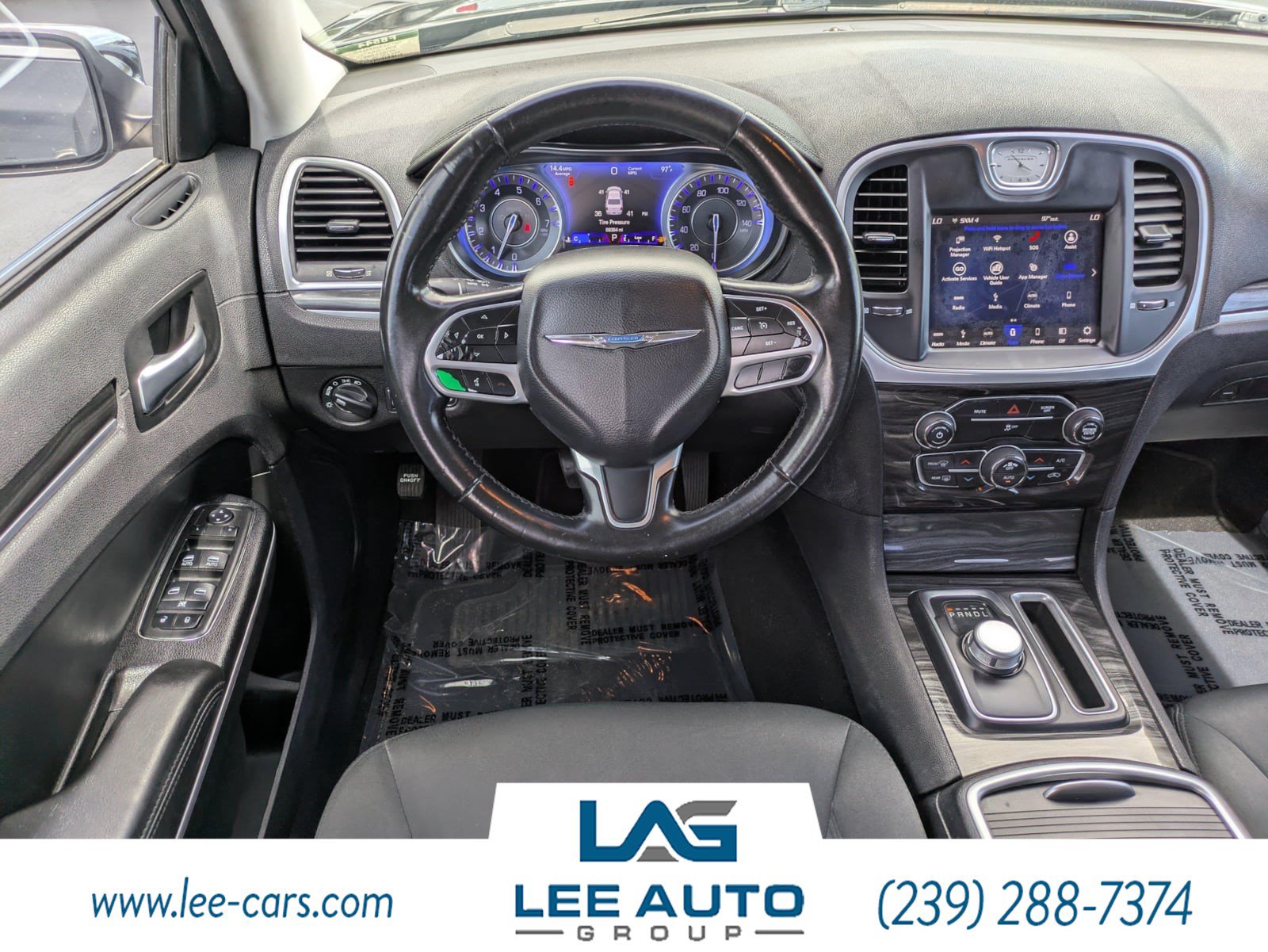 Used 2019 Chrysler 300 Touring w/ Chrome Appearance Package RWD image 13