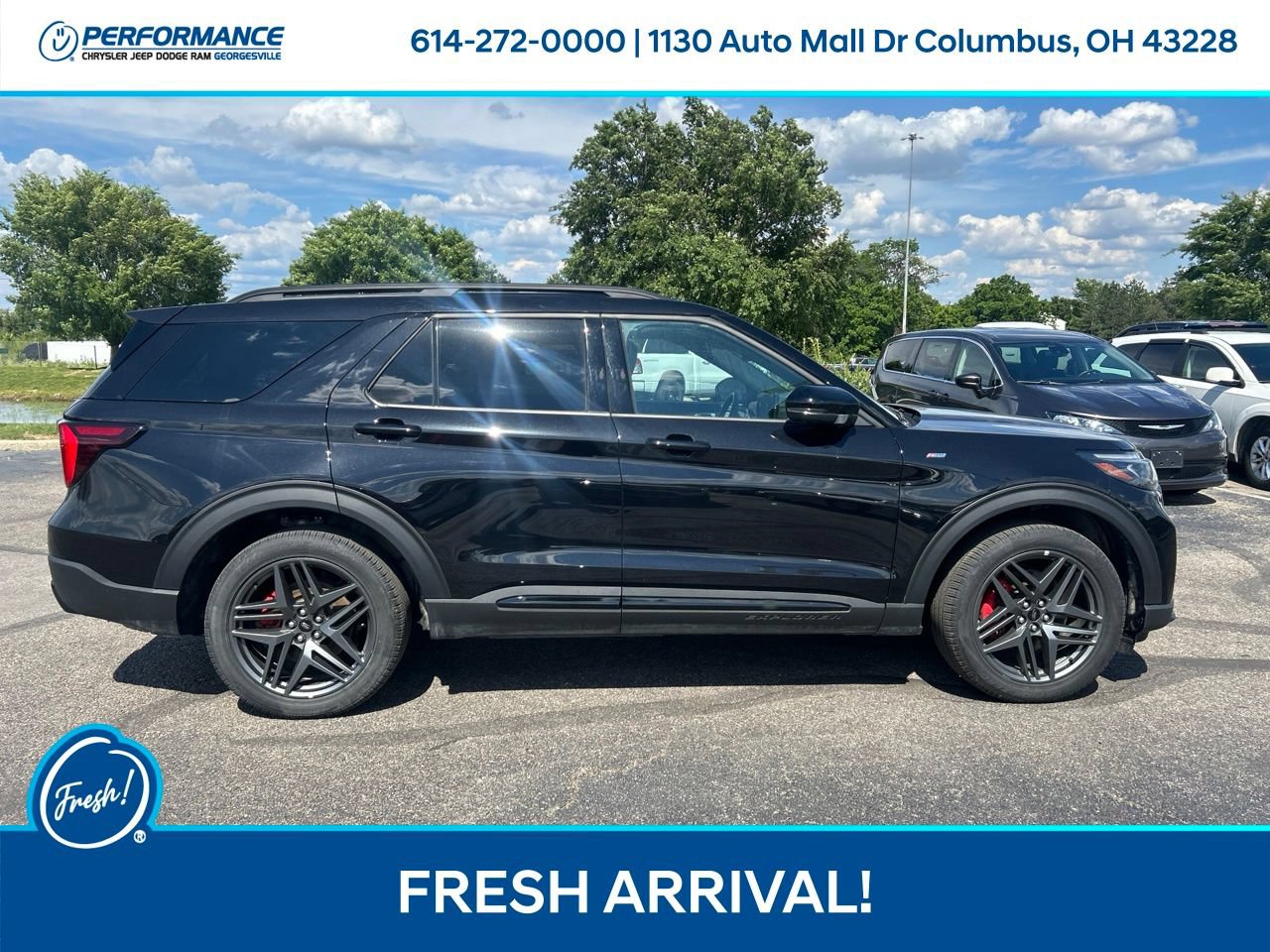 Used 2025 Ford Explorer ST-Line w/ ST-Line Street Pack AWD/4WD image 3