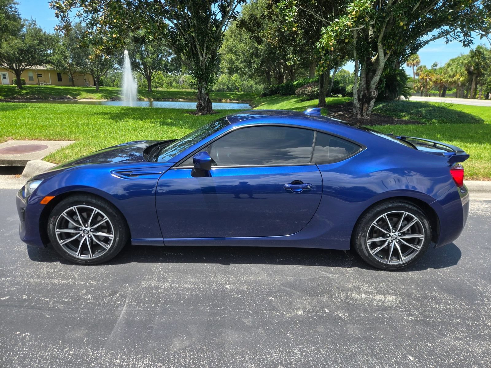 Used 2019 Toyota 86 RWD image 8