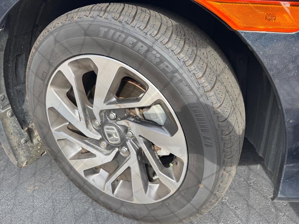 Used 2018 Honda Civic EX image 2