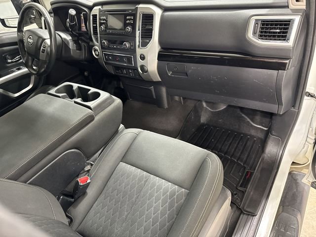 Used 2017 Nissan Titan SV image 25