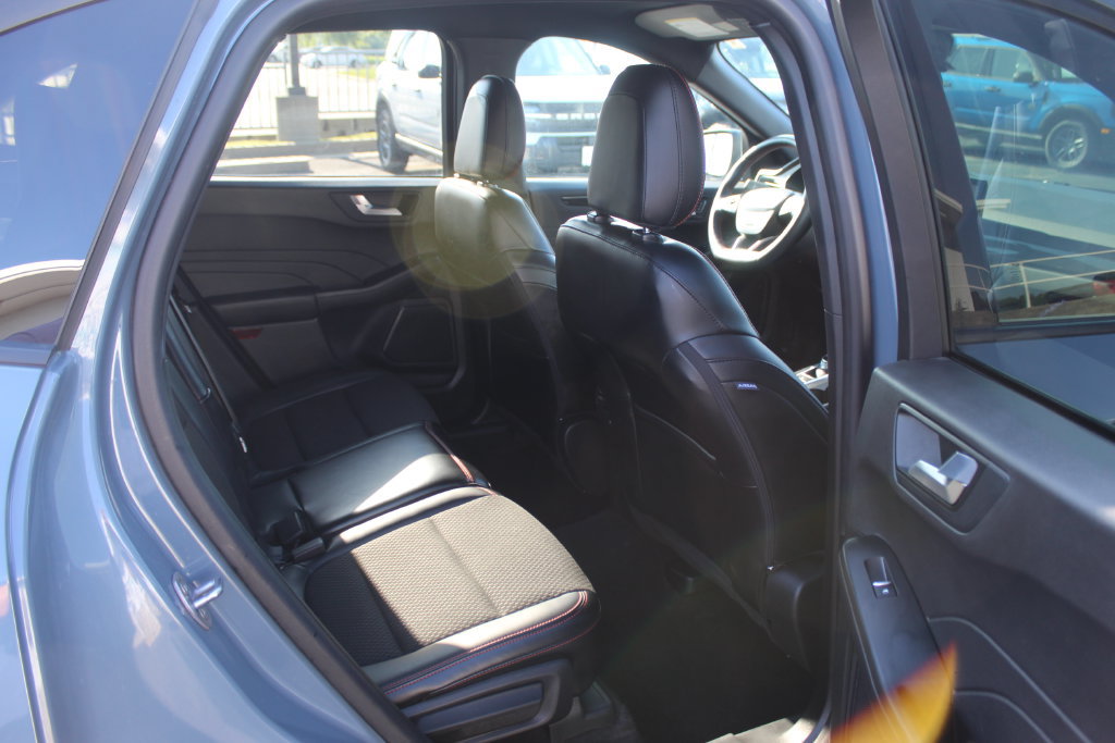 Used 2024 Ford Escape ST-Line w/ Tech Pack #1 FWD image 16