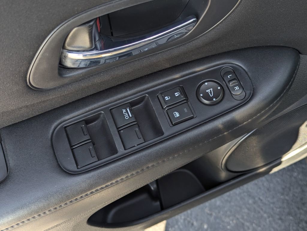 Used 2016 Honda HR-V LX image 24