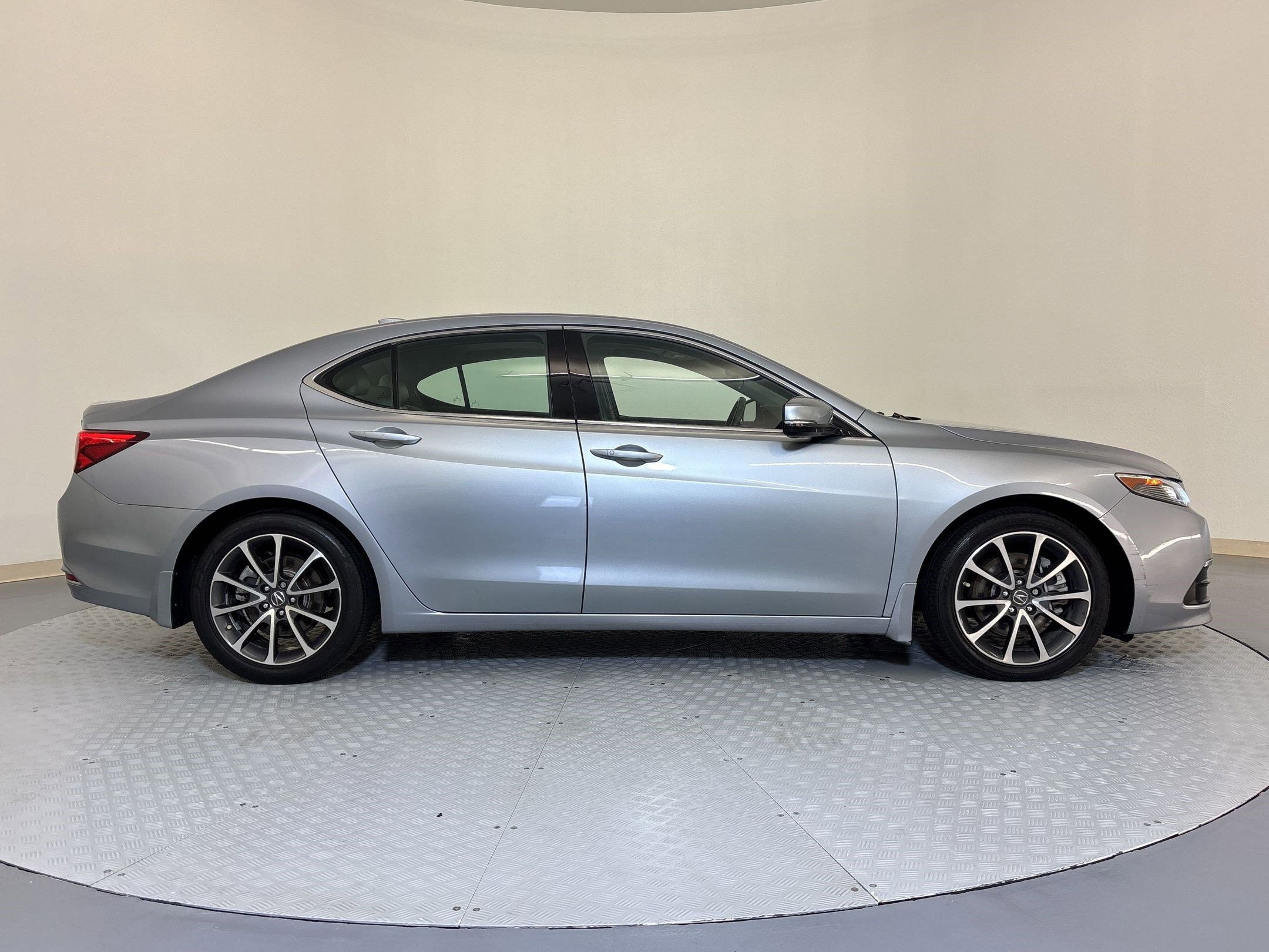 Used 2015 Acura TLX V6 image 7