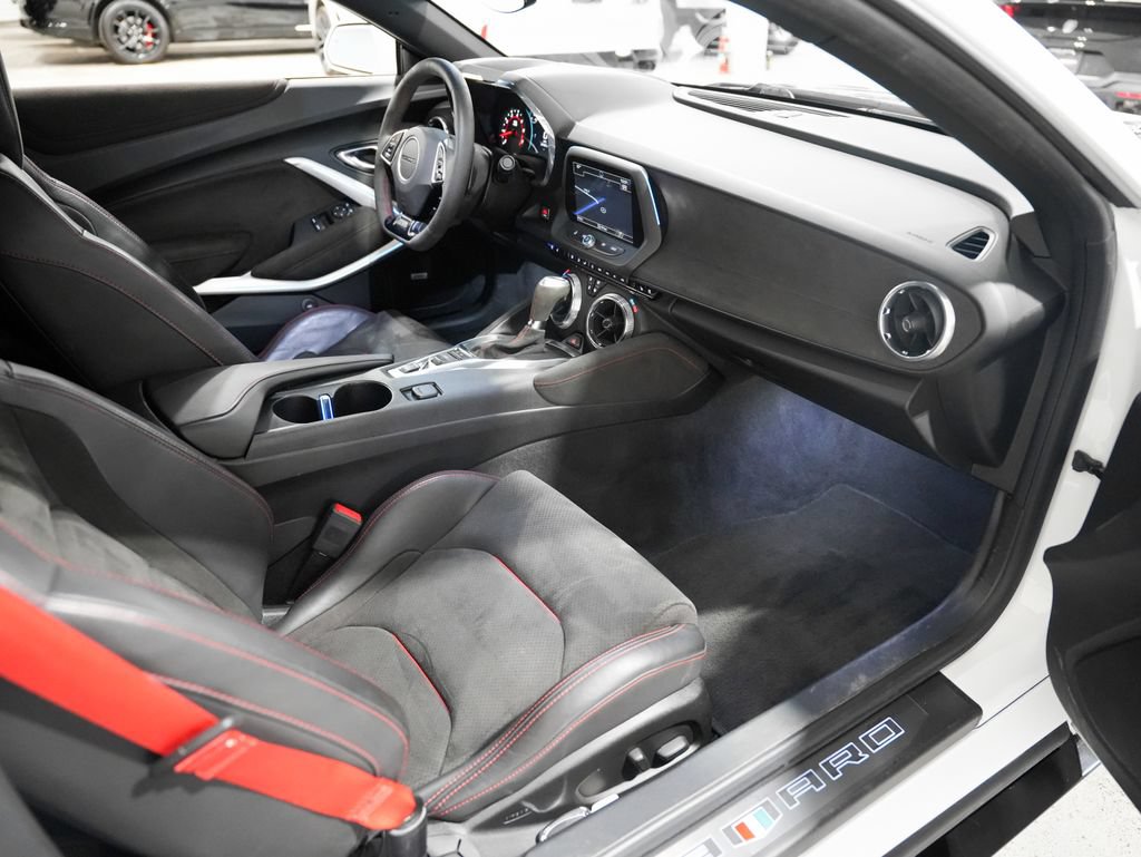 Used 2018 Chevrolet Camaro ZL1 RWD image 23