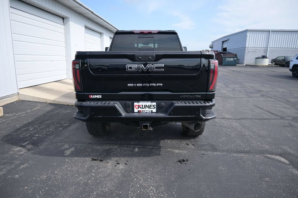 Used 2025 GMC Sierra 2500 AT4X AWD/4WD image 10