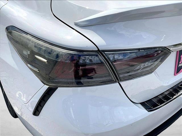 Used 2018 Toyota Camry SE image 28