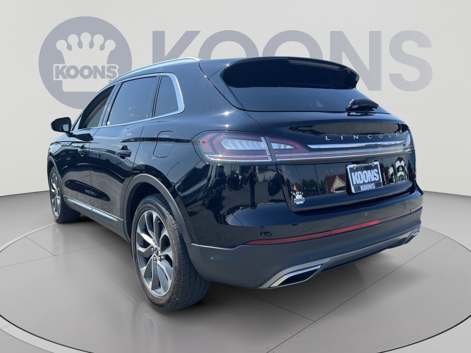 Used 2021 Lincoln Nautilus Reserve w/ Cargo Utility Package AWD/4WD image 4