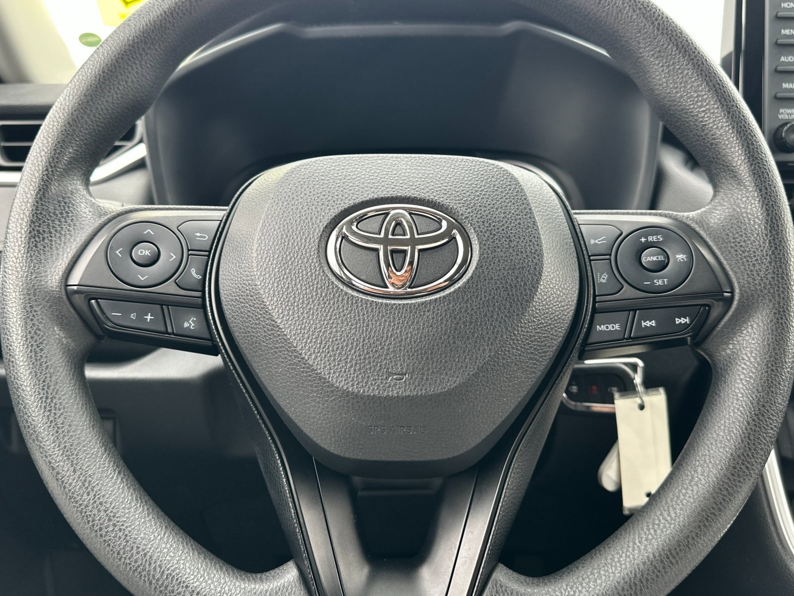 Used 2022 Toyota RAV4 LE image 22