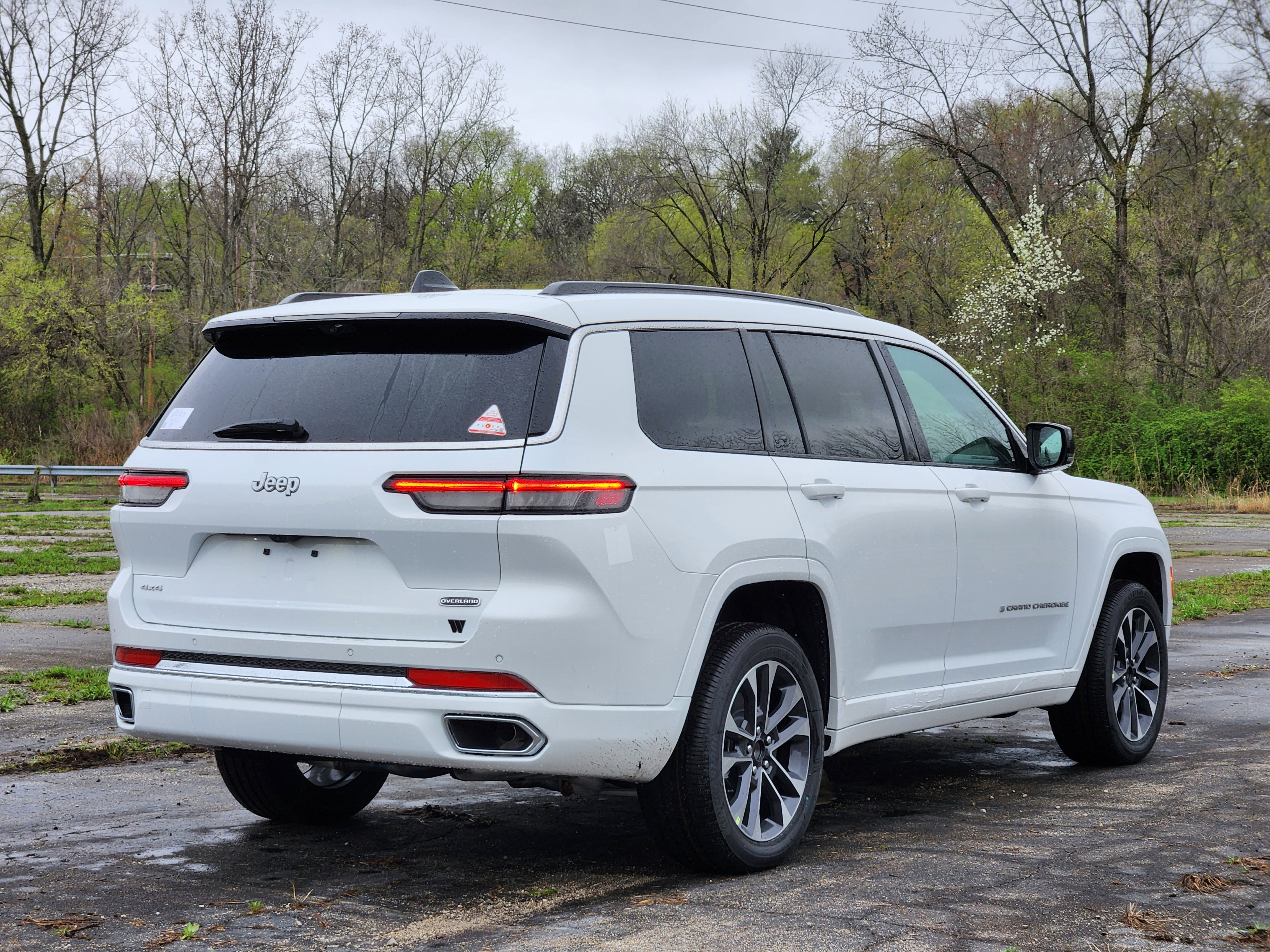 New 2025 Jeep Grand Cherokee L Overland w/ Luxury Tech Group IV image 19